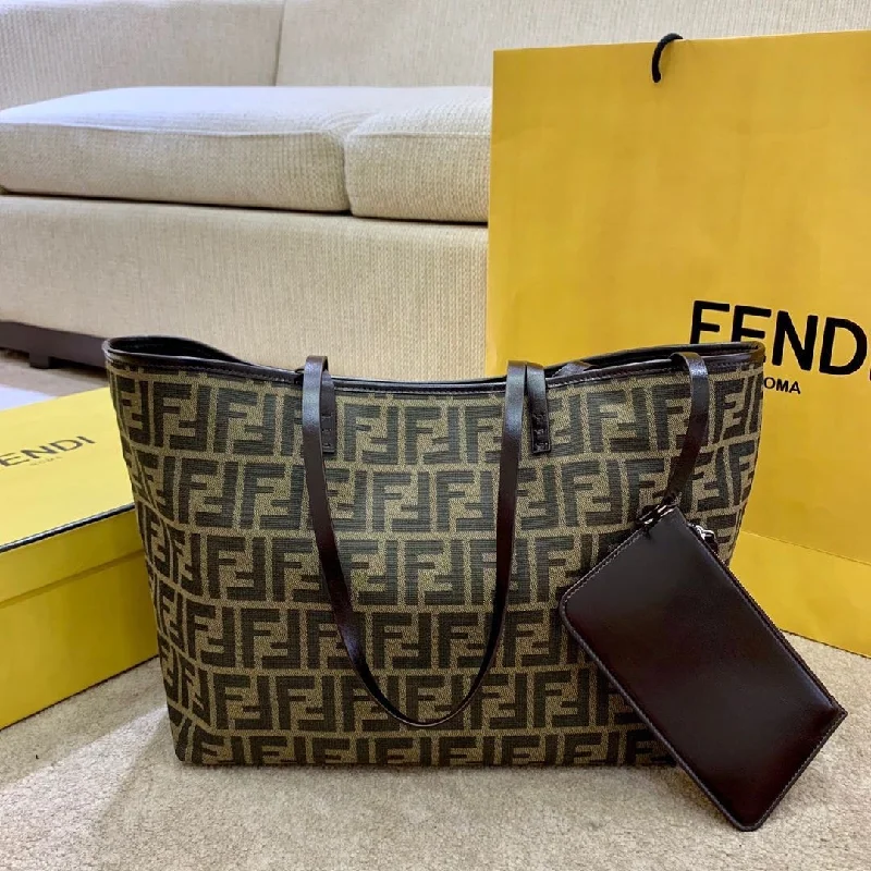 Fendi bags with a patent - leather finish for a shiny and sophisticated appearanceEN   Designer bags by Fendi 039