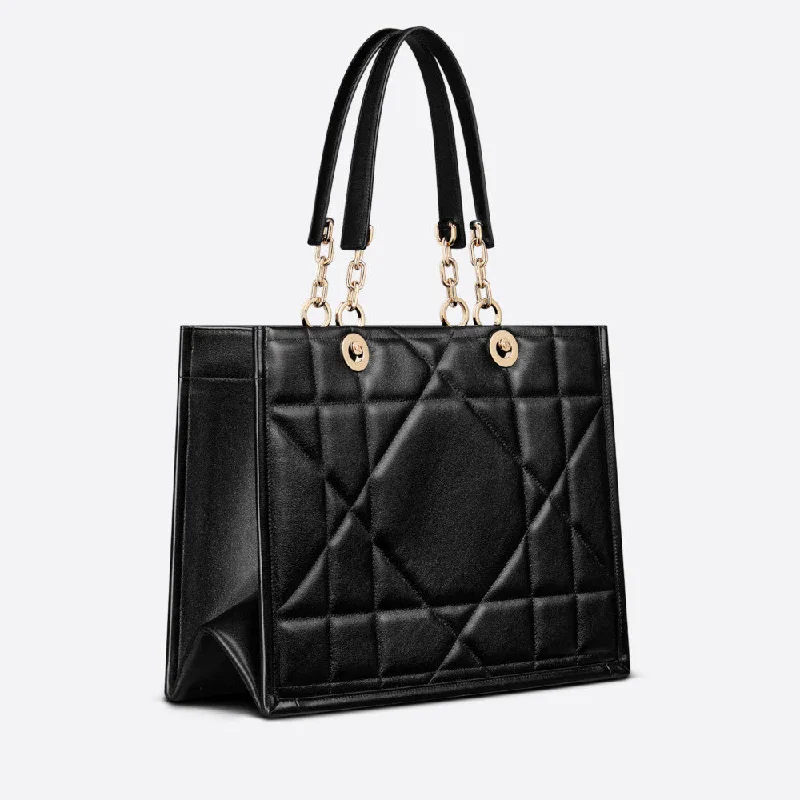 Christian Dior bags with a zip - top closure and multiple compartmentsMEDIUM DIOR ESSENTIAL TOTE BAG