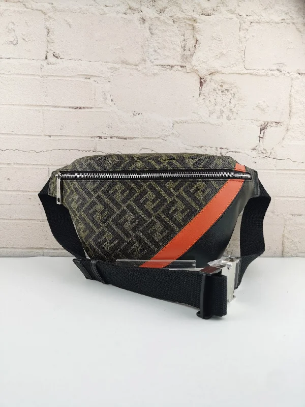 Fendi handbags with a metal - framed clasp for durability and a stylish lookEN   Designer bags by Fendi 171