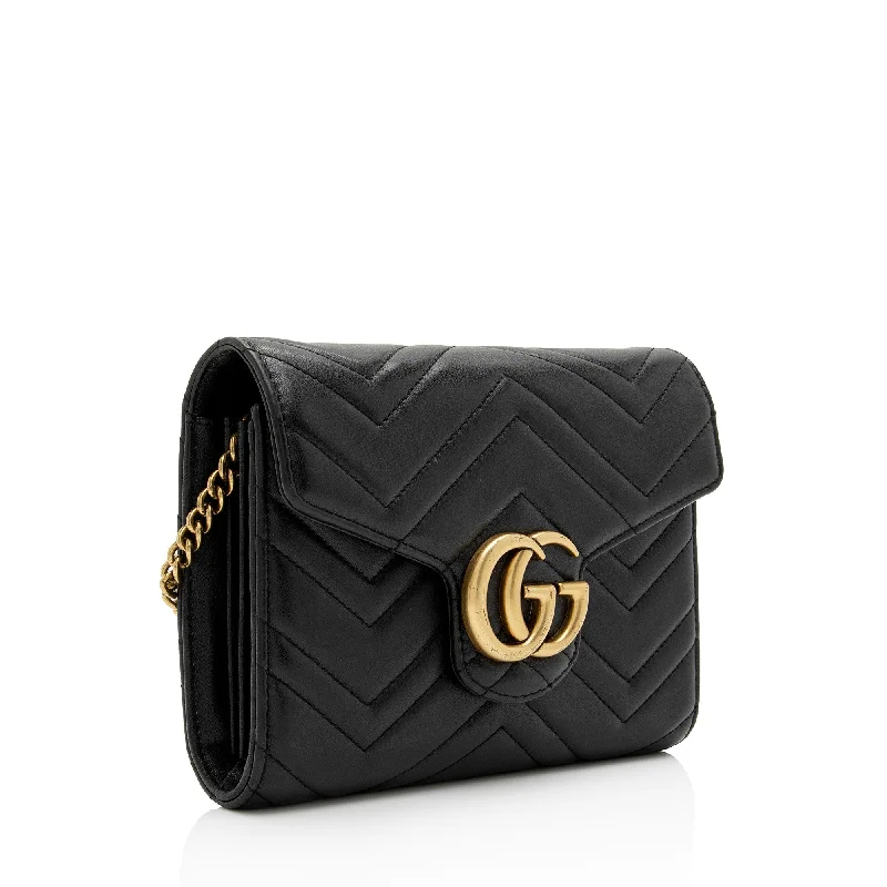 Gucci tote bags for women with a water - resistant coatingGucci Matelasse Leather GG Marmont Mini Square Chain Bag (SHF-WW8qZG)