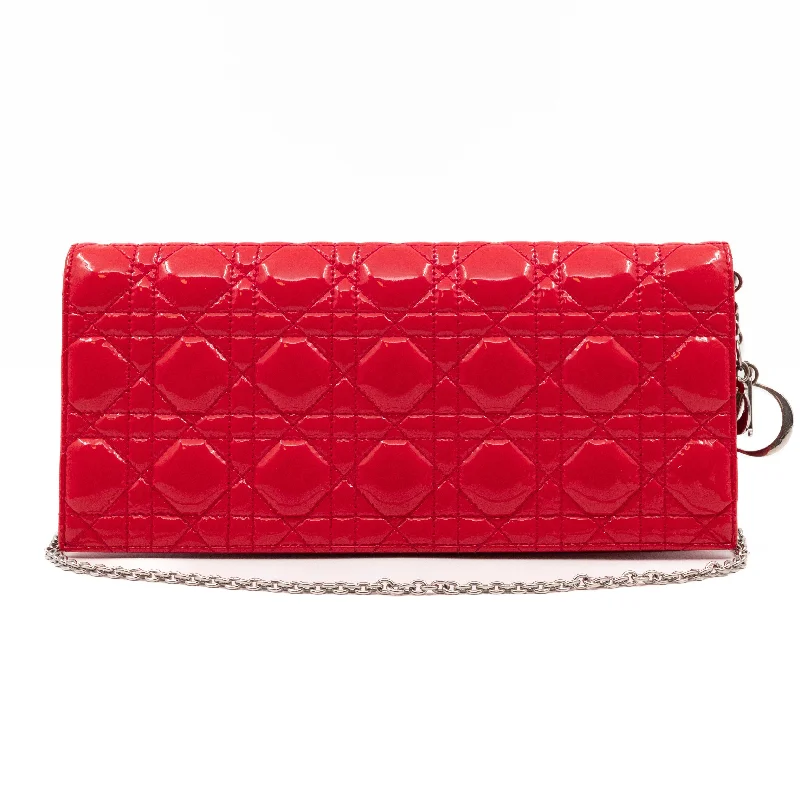 Christian Dior handbags with a removable shoulder strap for versatilityLady Dior Clutch with Chain Red Cannage Patent Leather