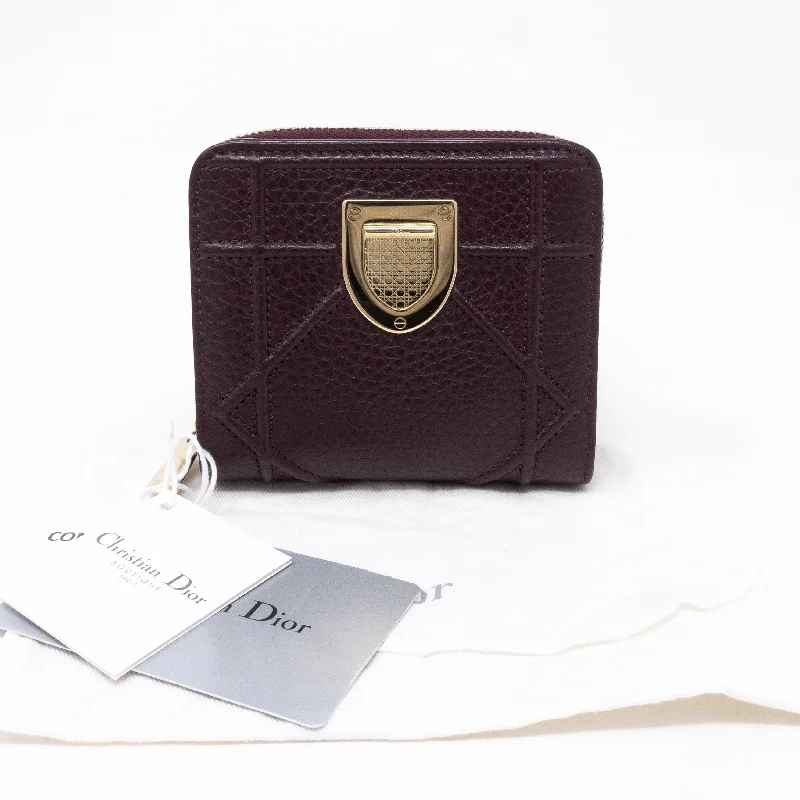 Luxury Christian Dior crossbody bags with a chain - link strapDiorama Compact Wallet Burgundy Leather