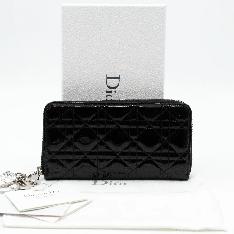 Christian Dior backpacks with a sleek, minimalist silhouetteLady Dior Voyageur Wallet Black Patent Leather