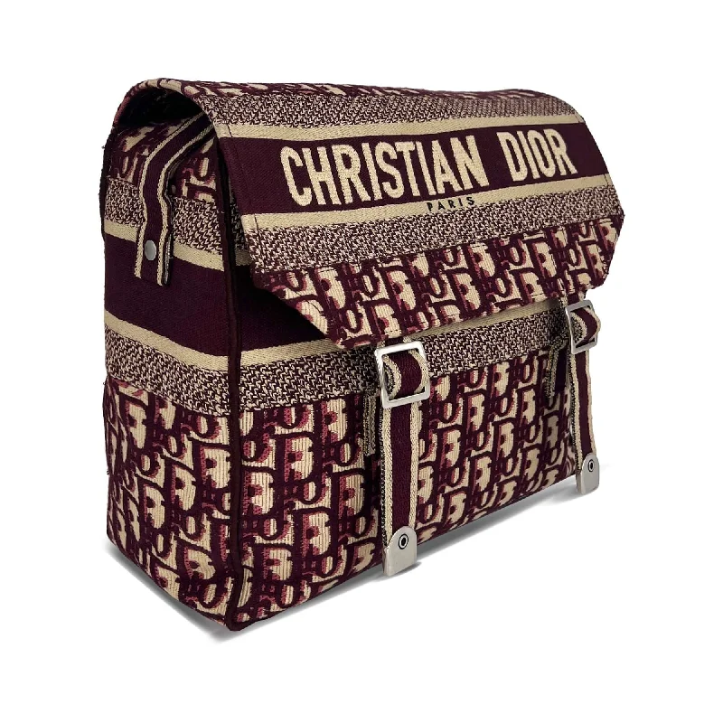 Christian Dior handbags with a removable shoulder strap for versatilityDior camp messenger bag burgundy oblique embroidery