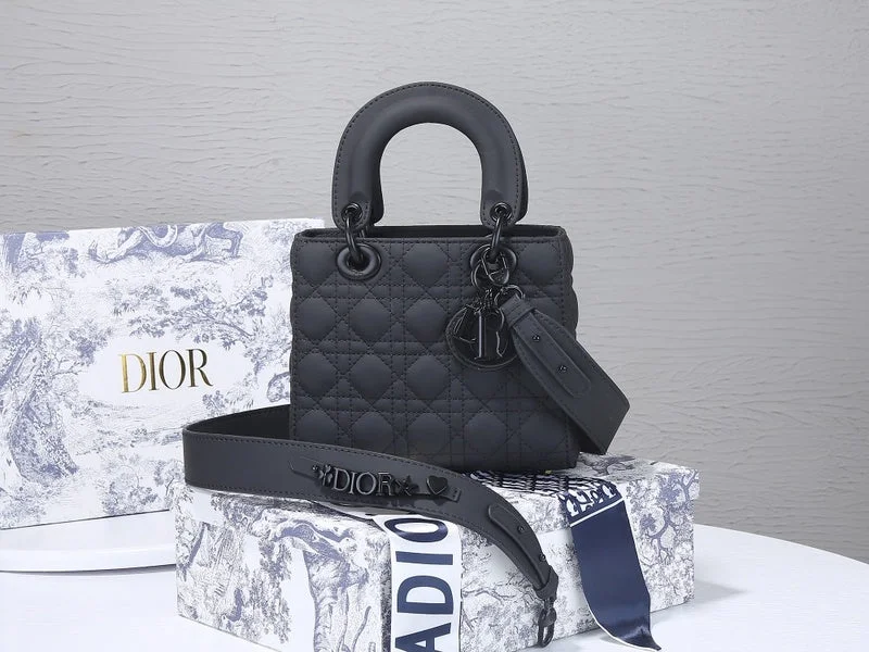 Christian Dior handbags with a detachable mirror for on - the - go touch - upsWF - Dior Bags - 835