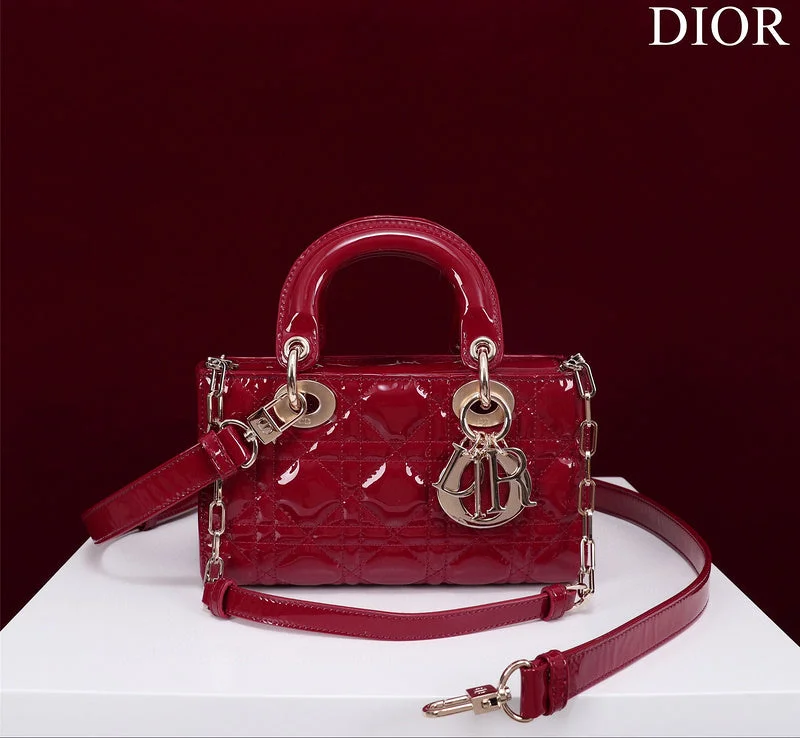 Christian Dior handbags with a detachable mirror for on - the - go touch - upsWF - Dior Bags - 742