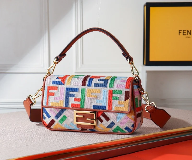 Fendi bags with a patent - leather finish for a shiny and sophisticated appearanceEN   Designer bags by Fendi 062