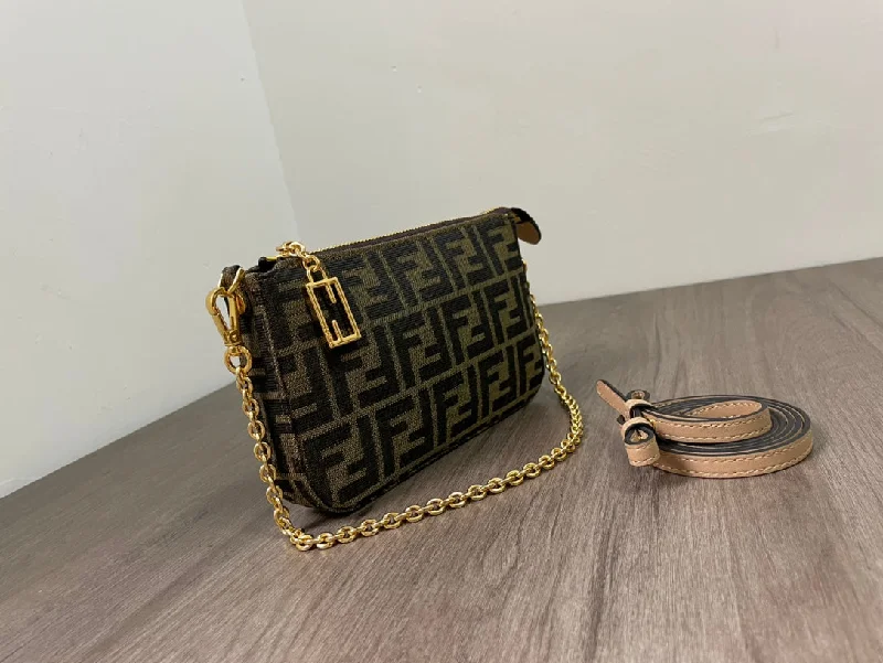 Ladies Fendi shoulder bags with a quilted leather exterior for a luxurious and cozy lookWF -  Fendi Bag - 007