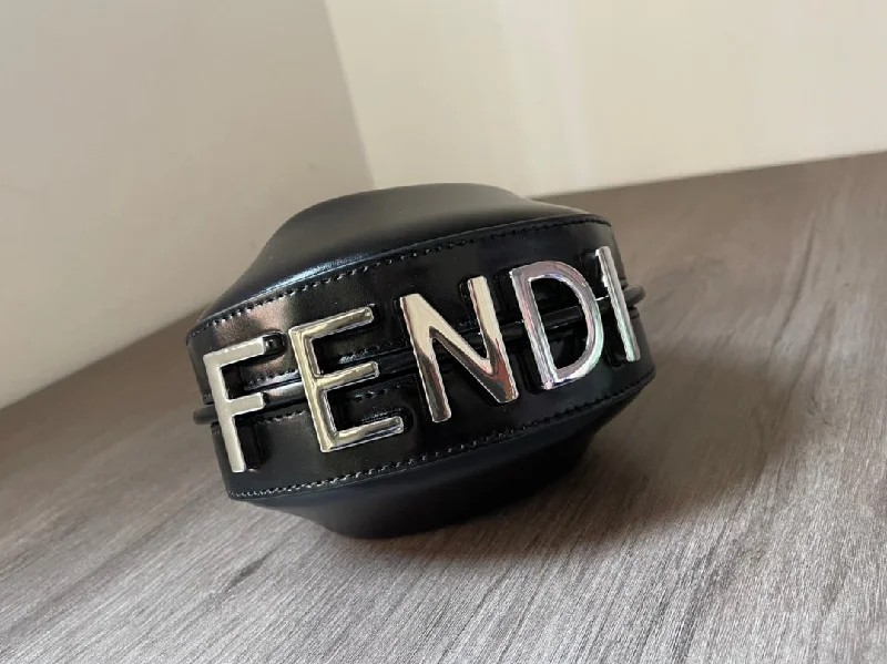 Fendi bags with a front - zip pocket for small items such as lip balm and earphonesWF -  Fendi Bag - 064