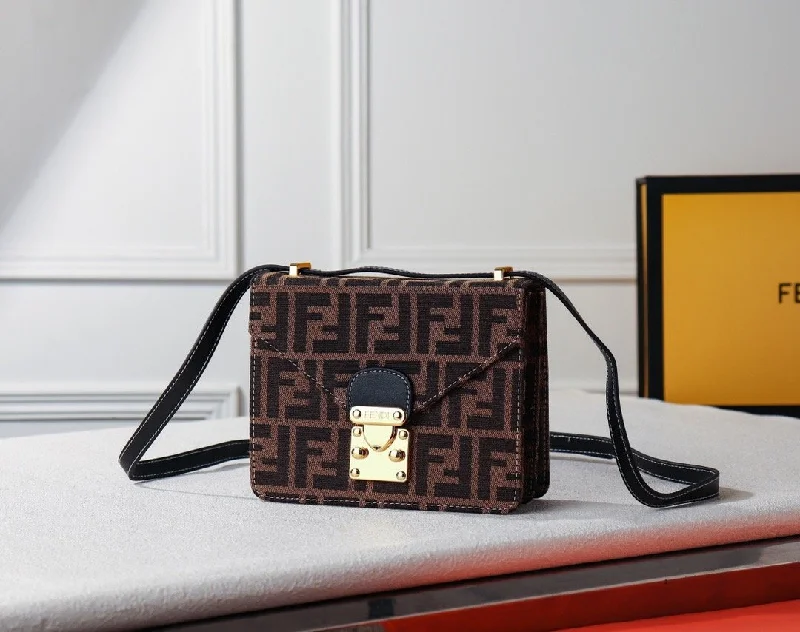 Ladies Fendi Peekaboo bags with a textured leather surface for a more tactile and luxurious feelEN   Designer bags by Fendi 063