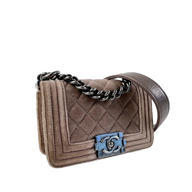 Chanel bags with the perfect balance of luxury and functionalityChanel Mini Velvet Boy Flap Bag (42MkBL)