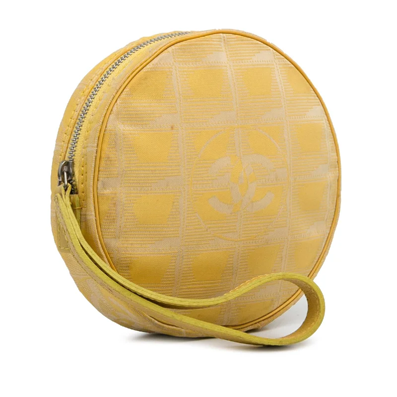 Chanel Quilted Leather Shoulder Bag for FashionistasChanel New Travel Line Nylon Pouch (9h8nrc)