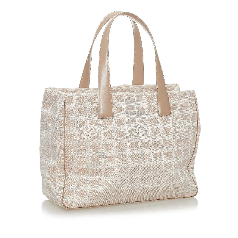 Chanel bags with classic and elegant designsChanel New Travel Line Nylon Tote Bag (28193)