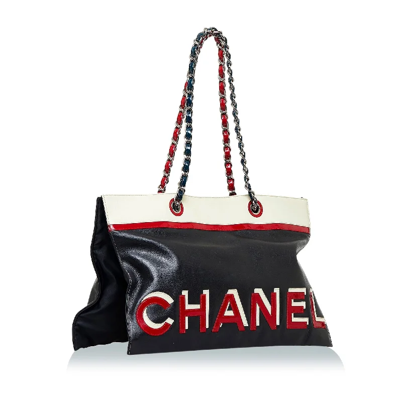 Chanel leather bags for everydChanel No. 5 Star Chain Tote Bag (3TNFRj)