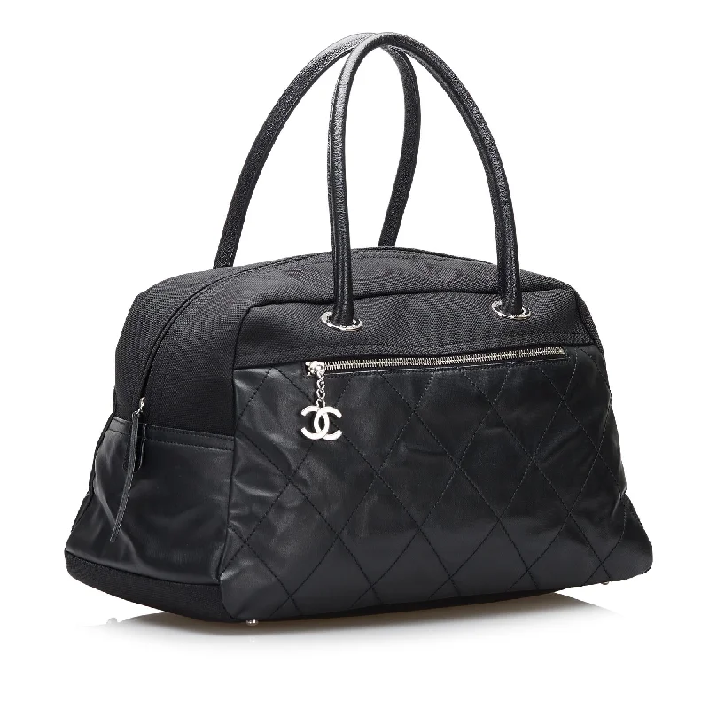 Chanel bags in luxury boutiques worldwideChanel Paris Biarritz Handbag (bWawIE)