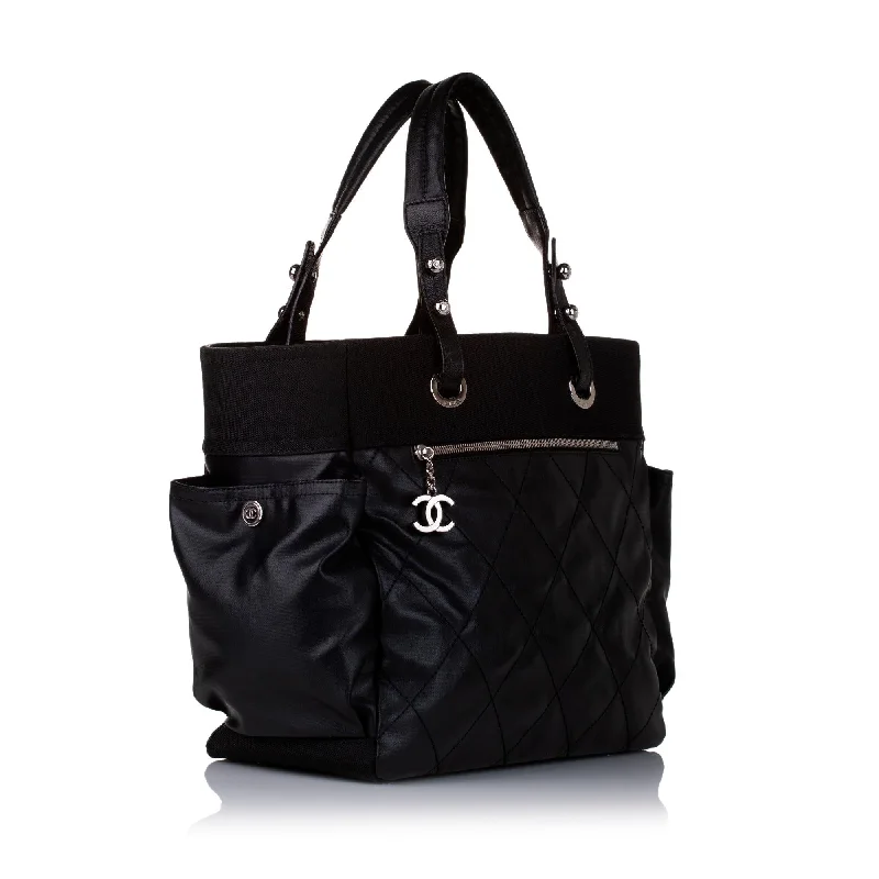 Chanel Lightweight Handbag for Daily ErrandsChanel Paris Biarritz Tote Bag (31272)